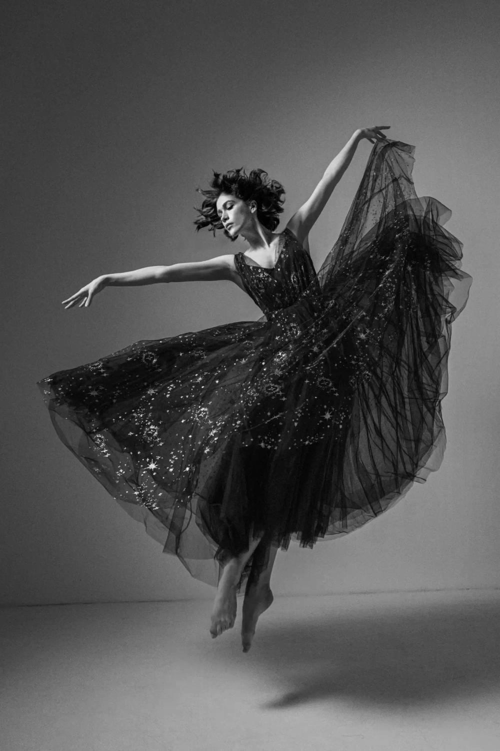 Фатиновое платье черное