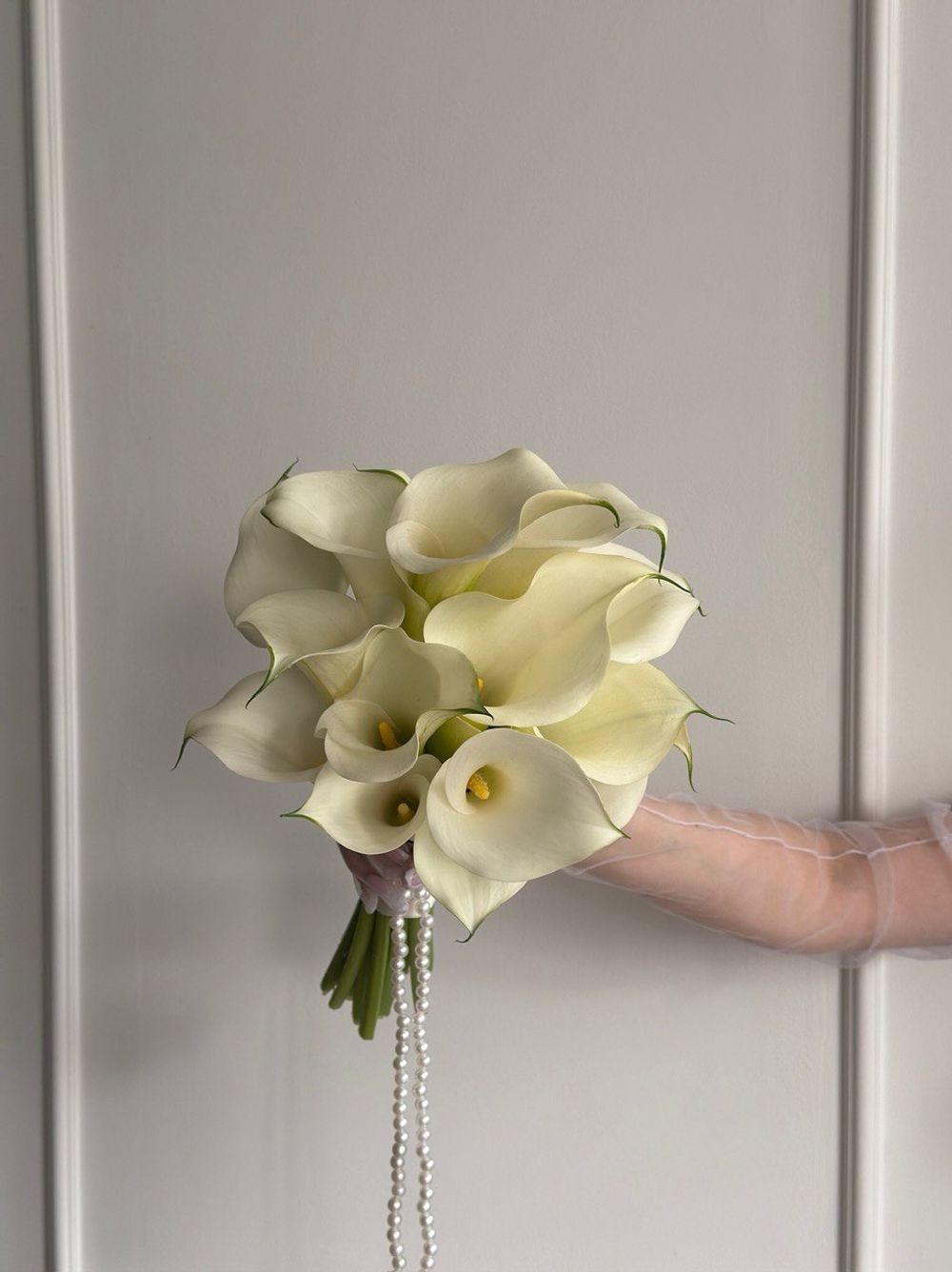 Свадебный букет из белых калл