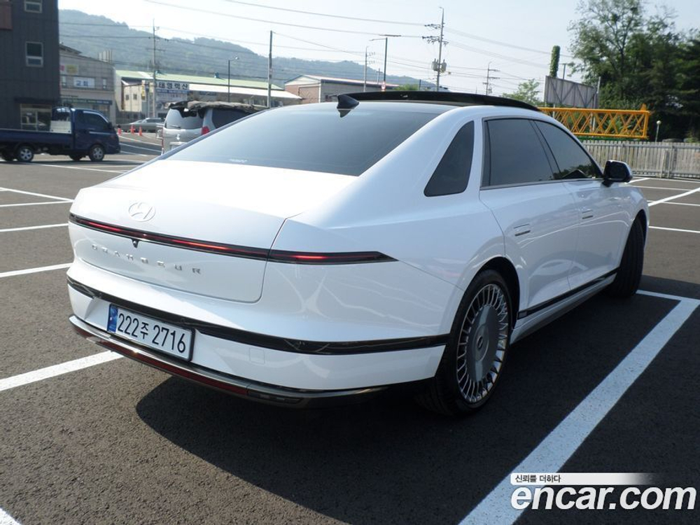 Hyundai Grandeur (Azera) (GN7) 3.5 Бензин 4WD (08.2023)