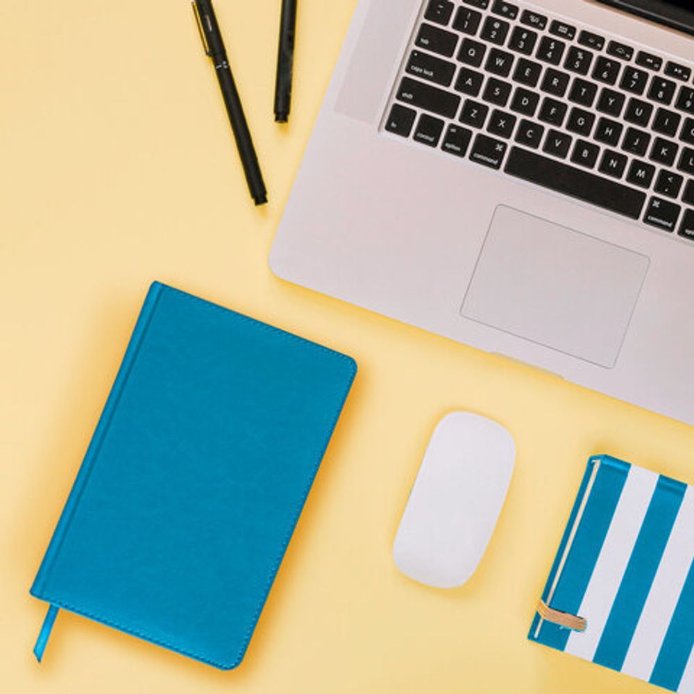 Ежедневник недатированный А5 138х213 мм BRAUBERG "Imperial" под кожу, 160 л., бирюзовый, 111857