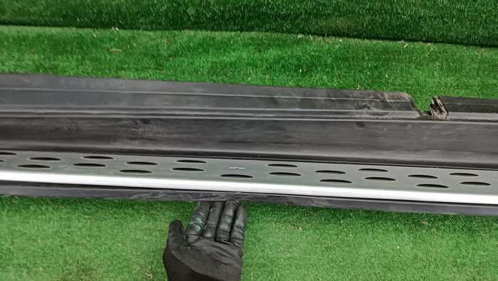 Наклад порога левая Mercedes ML GLE W166 (2011-2018)