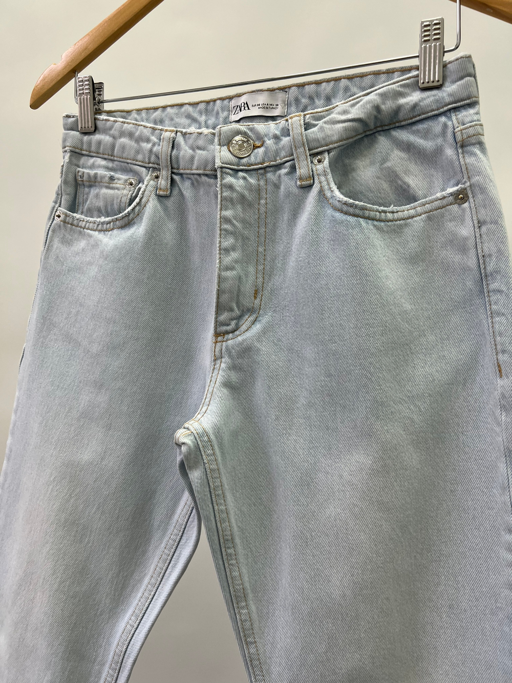 Джинсы Zara