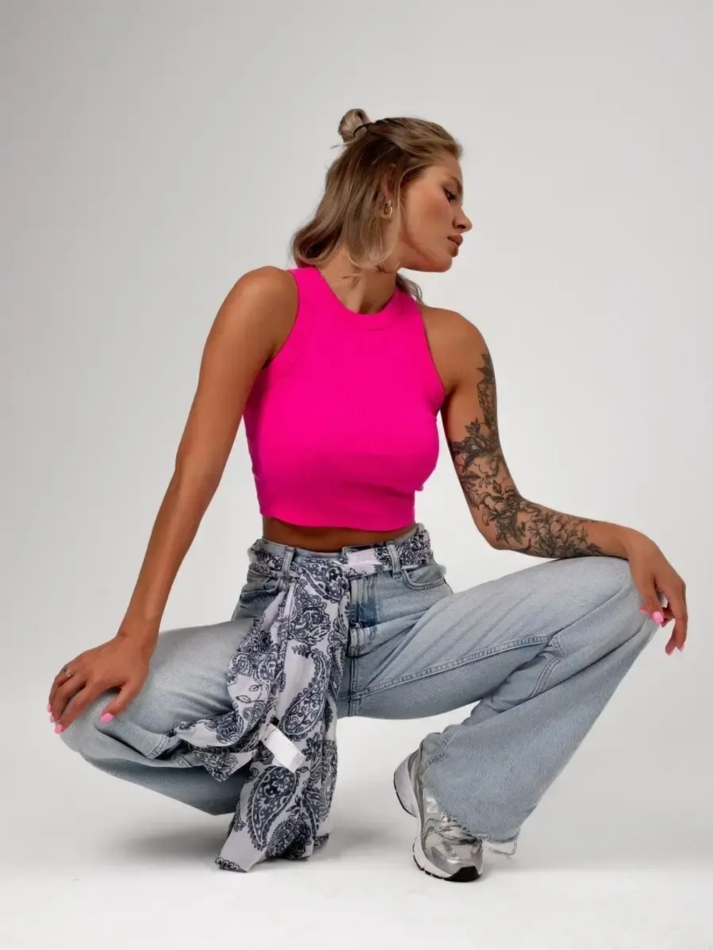 Спортивный кроп топ укороченный под пиджак