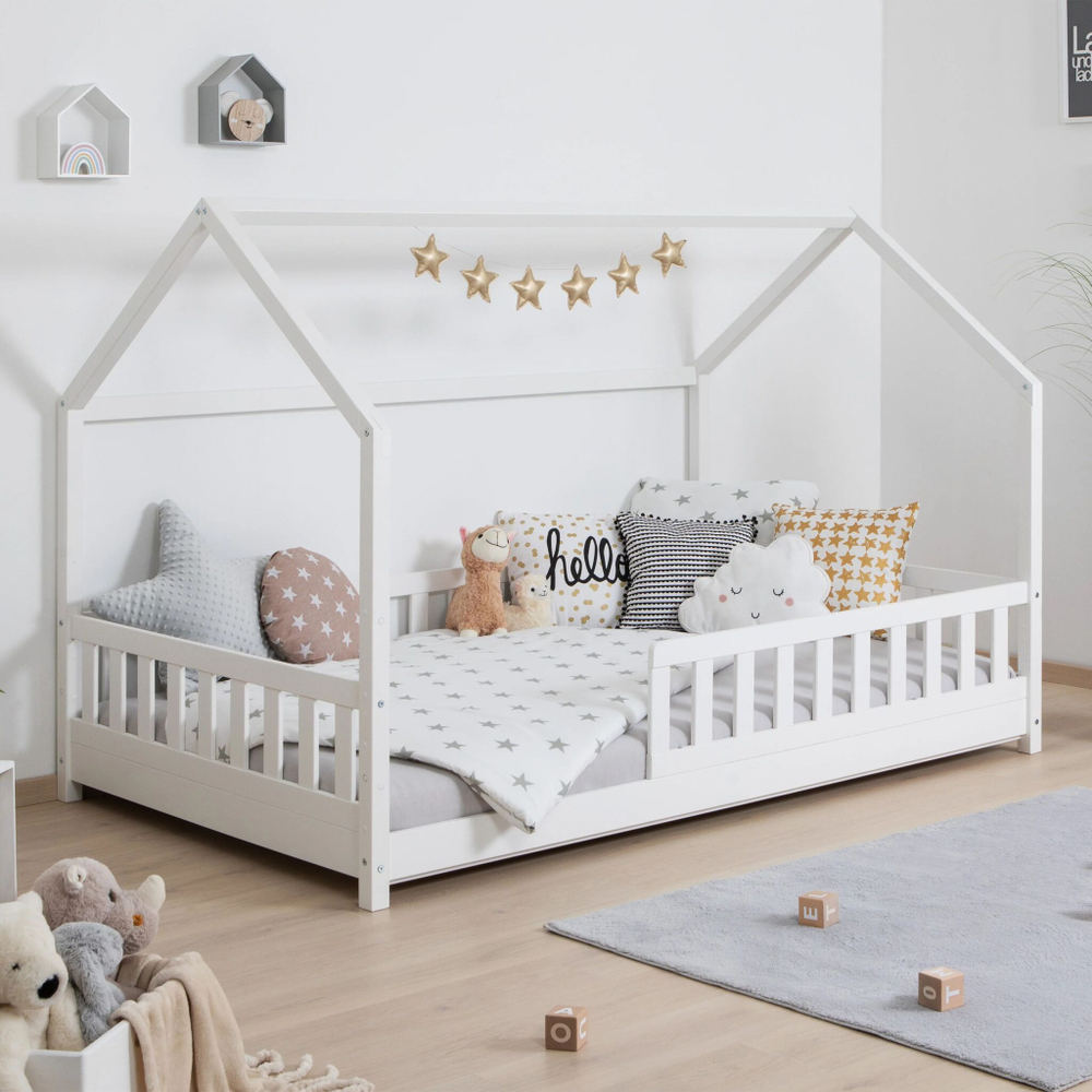 Одноярусная кровать Домик 90x200 см из массива сосны белая