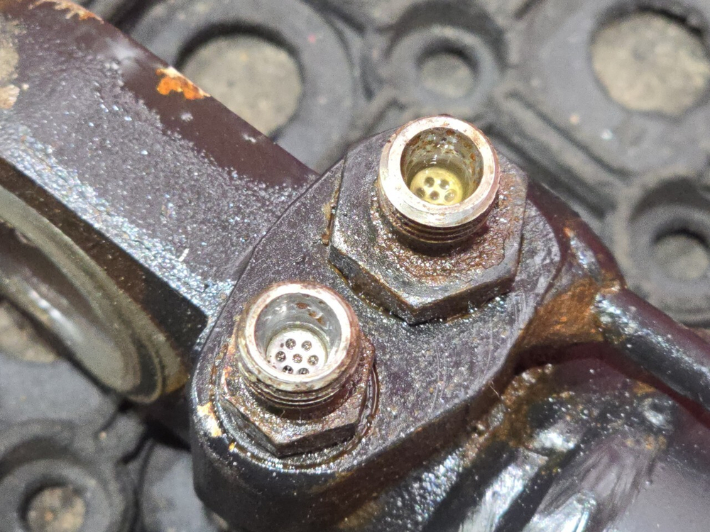 Цилиндр подъема кабины 2023г