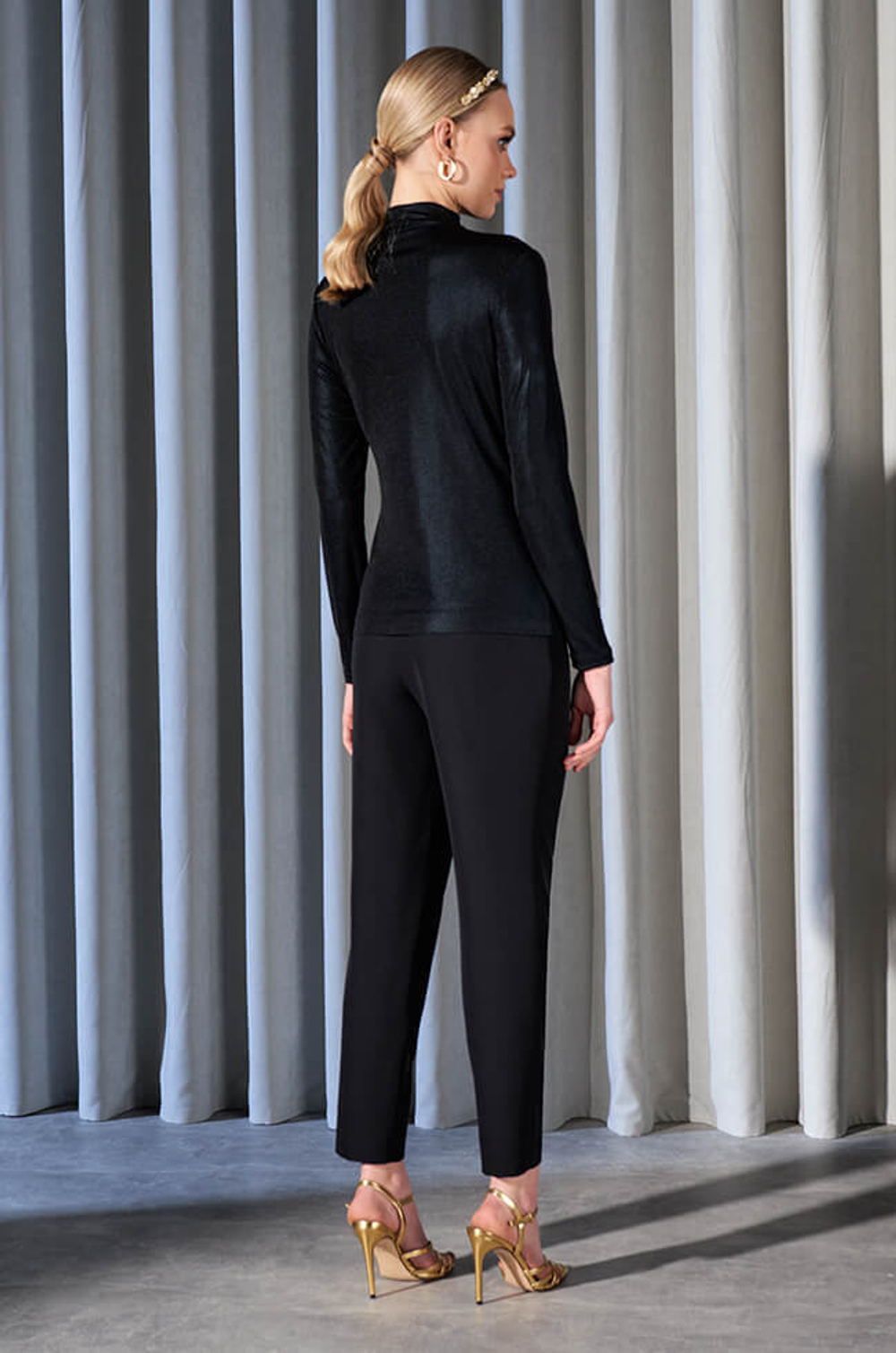 22906 Джемпер женский (черный)