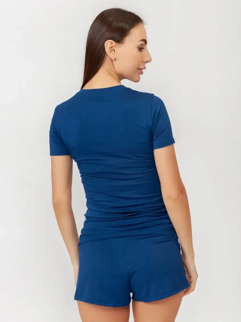 Футболка облегающая однотонная