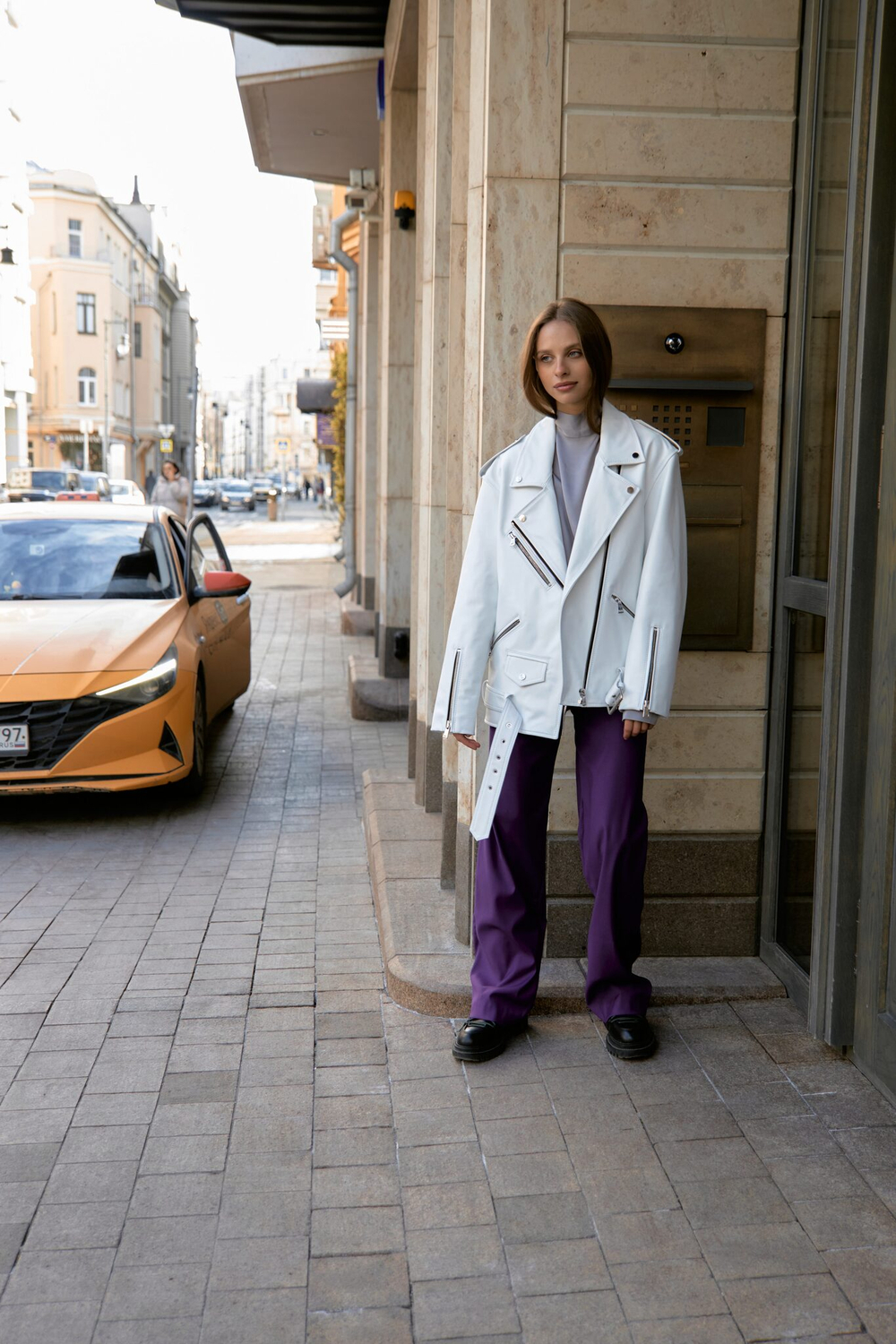 Косуха белая oversize мягкая кожа