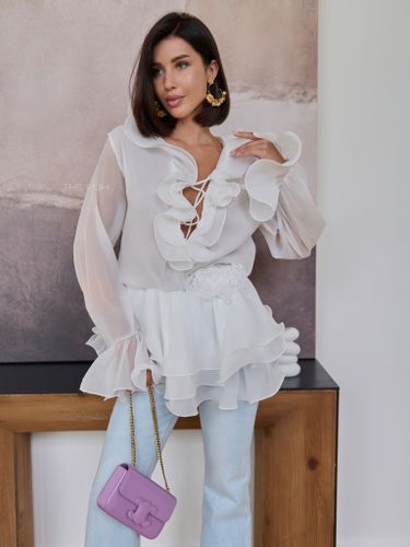 Белое шифоновое платье-блузка с брошами