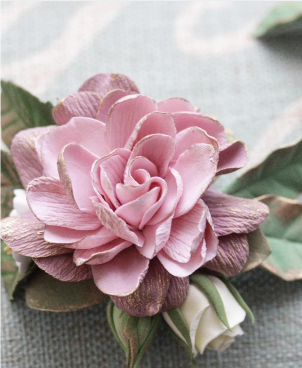 Броши: Гардения для подружек