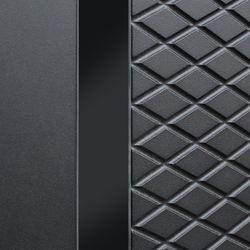 Входная металлическая дверь  "Ньюкасл" черный кварц / Гладкая капучино ZB 853-2 (темно-белый) с вставкой стекло черный лакобель