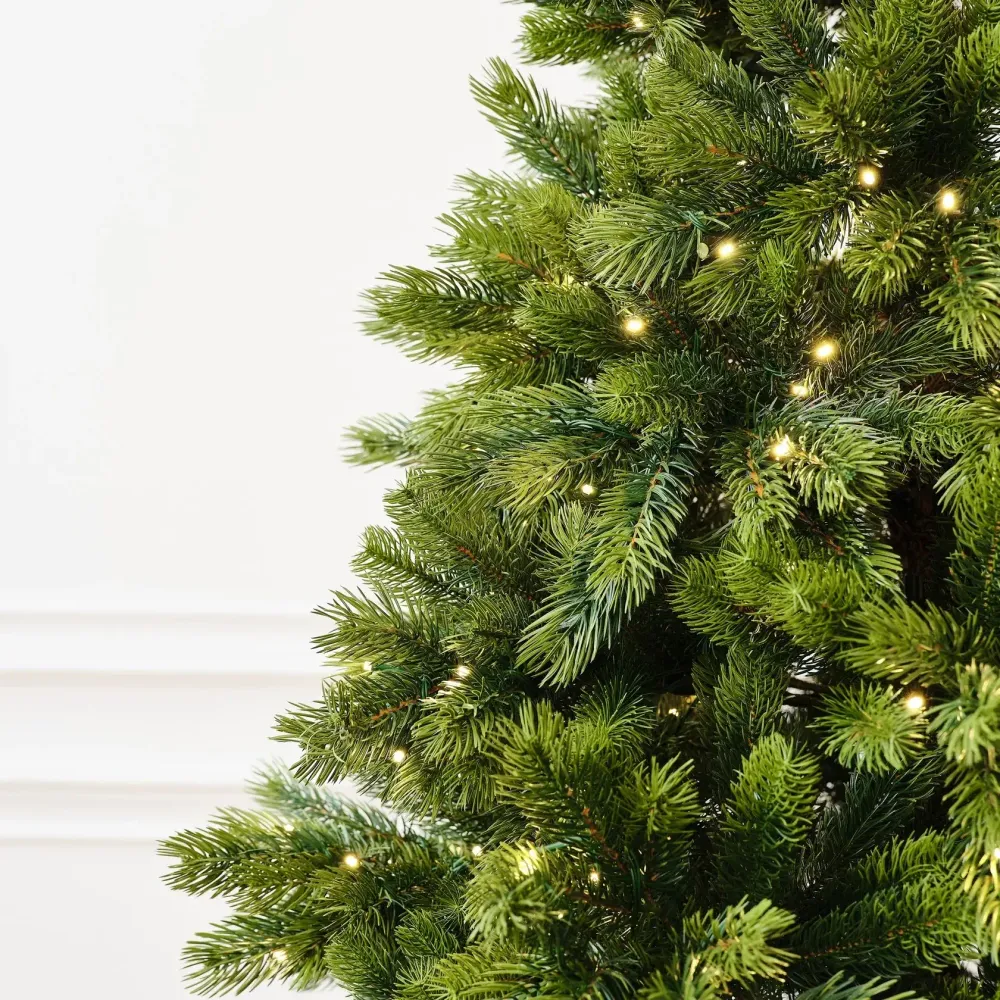 Елка с гирляндой встроенной «La Manche» (Литая хвоя) 210 см / 2,1 м