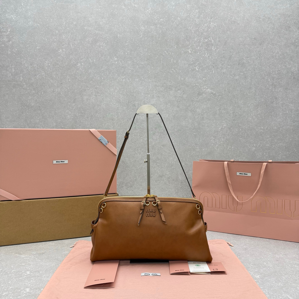 Miu Miu Caprice Clutch 38 cm
