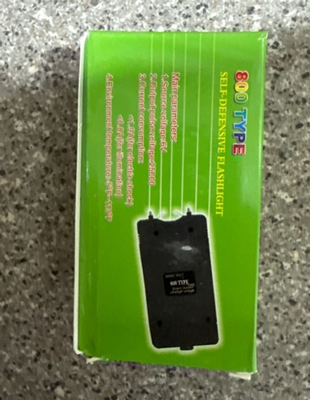 Электрошокер 800 в зеленой коробе