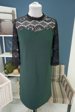 Платье Gloria Jeans с кружевом 44 размер