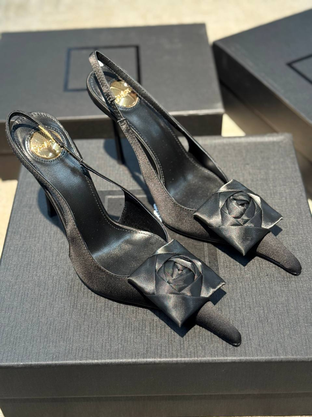 Босоножки Yves Saint Laurent