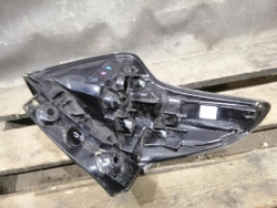 Фонарь задний правый внешний Toyota RAV4 IV (XA40) 15-19 Б/У Оригинал 8155042200
