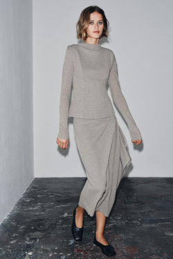 ZARA ТОП С ДВОЙНЫМИ ДЛИННЫМИ РУКАВАМИ, РЫЖЕВАТО-КОРИЧНЕВЫЙ