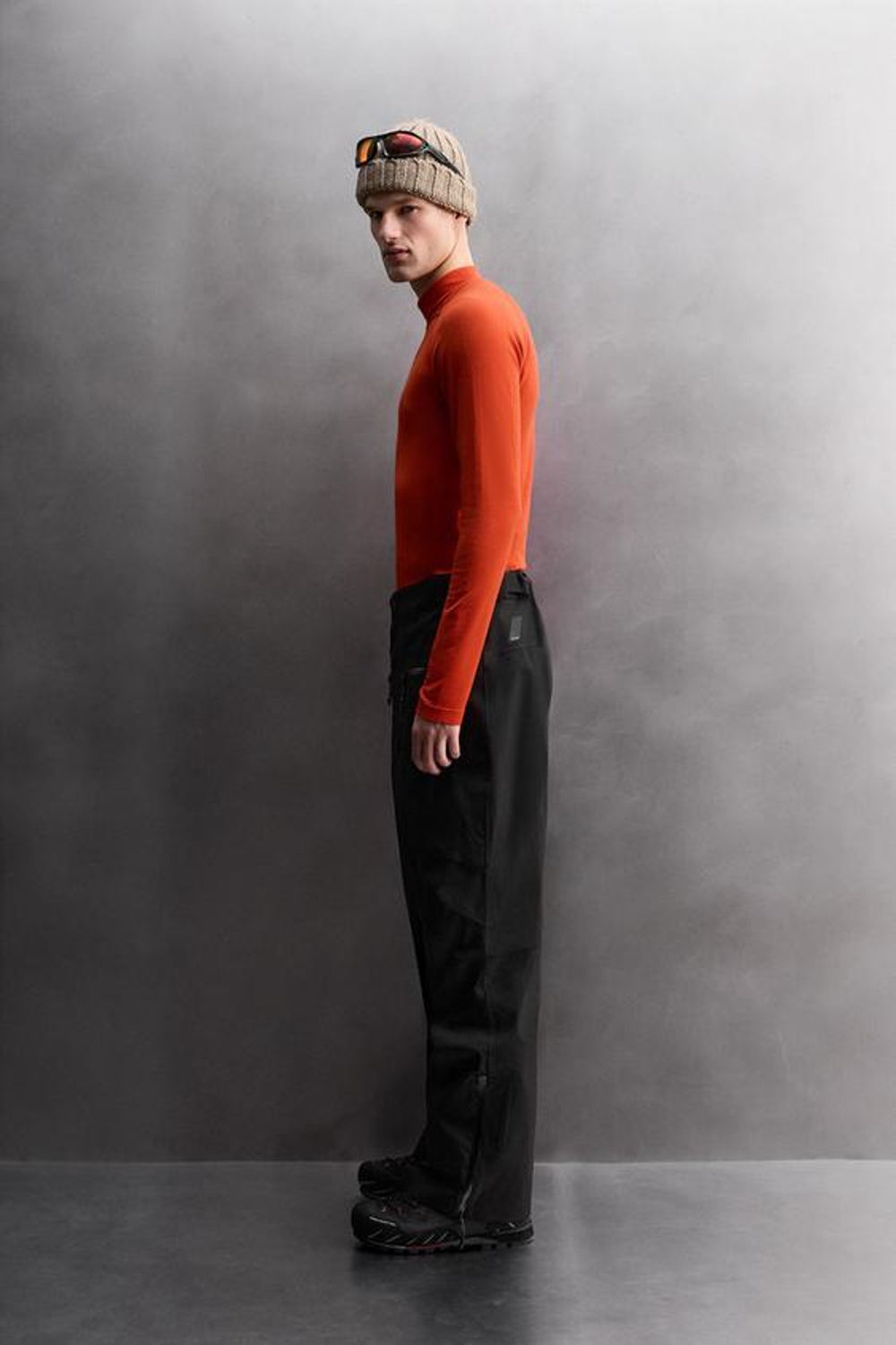 ZARA КОМПРЕССИОННАЯ ФУТБОЛКА ДЛЯ КАТАНИЯ НА ЛЫЖАХ С ВОРОТНИКОМ НА МОЛНИИ, НАСЫЩЕННЫЙ КРАСНЫЙ