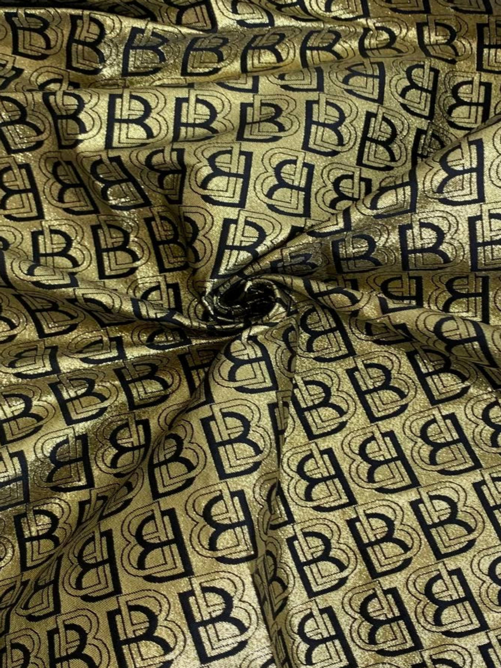 Костюмная жаккард буквы, черный/золото FC#51