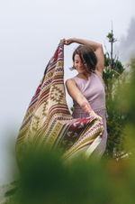 Теплый палантин с орнаментом