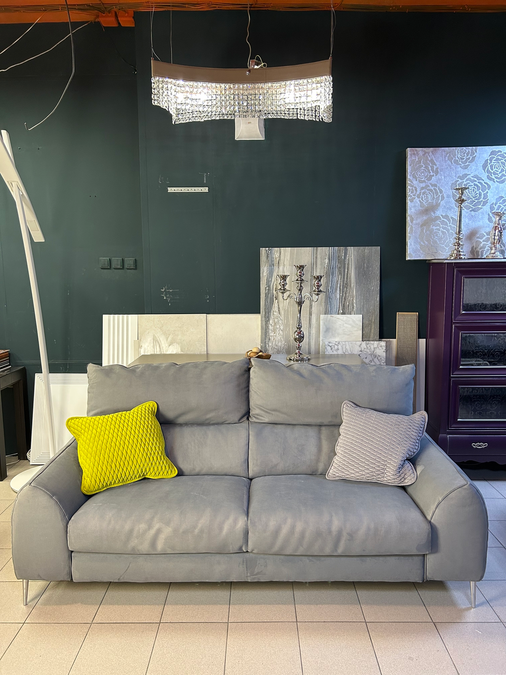 Диван Modi, Prianera