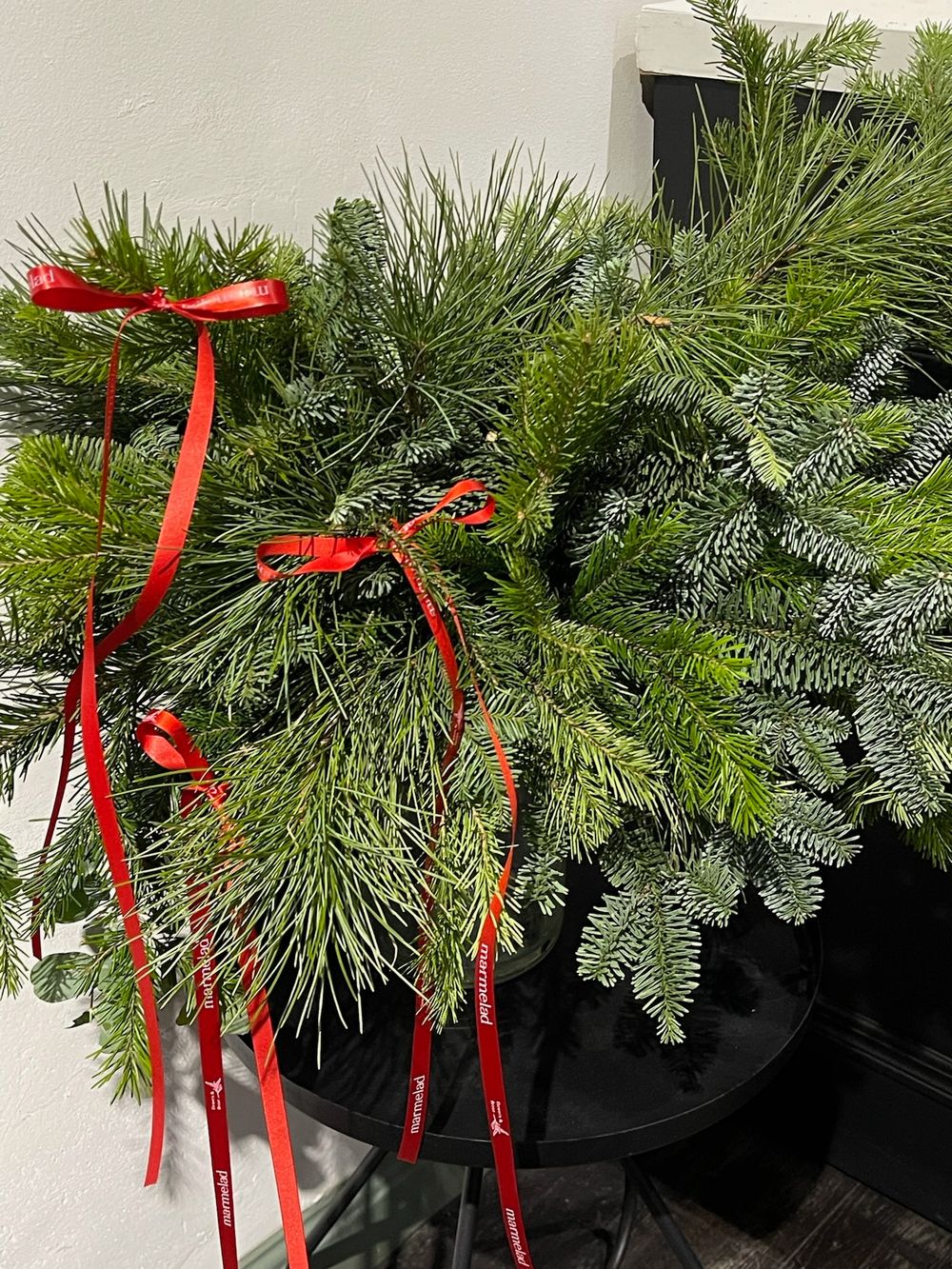 Букет из нобилиса, кедра , пихты в вазу