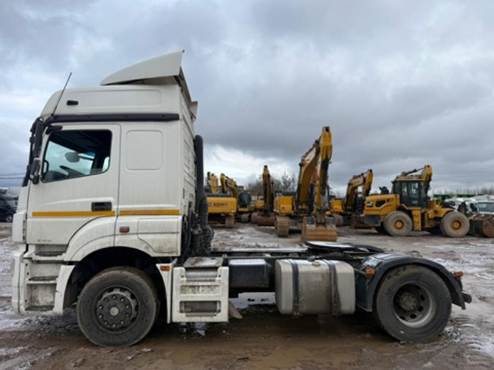 КамАЗ 5490 4x2 Седельный тягач 5490-DC (Дизель/Газ, 12,0 л, 401 л.с., МТ)