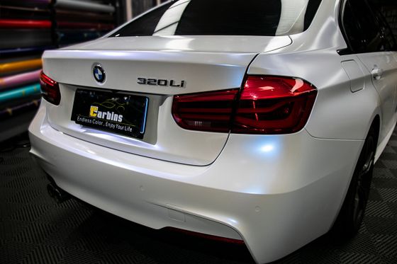 Пленка перламутровая белая с синим (глянцевая) White to Blue Carbins