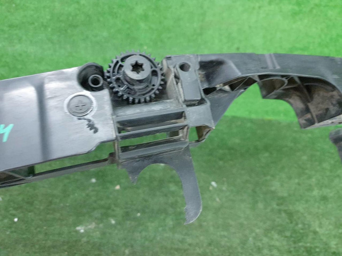 Кронштейн решетки радиатора Mercedes E W212 (2009-2016)