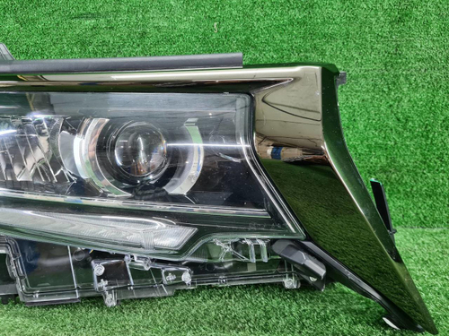 Фара правая Toyota LC Prado 150 (2017-нв) LED