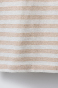 ZARA ТРИКОТАЖНАЯ ФУТБОЛКА В ПОЛОСКУ С НАШИВКОЙ «СЕРДЦЕ», БЕЖЕВЫЙ