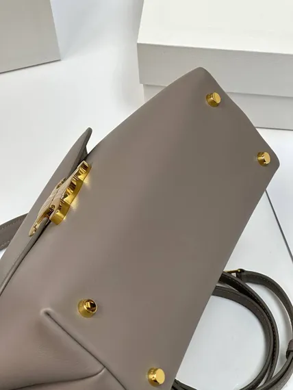 Сумки CELINE MEDIUM NINO из блестящей телячьей кожи серый