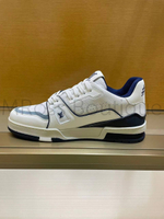 белые кроссовки луи виттон с синими деталями