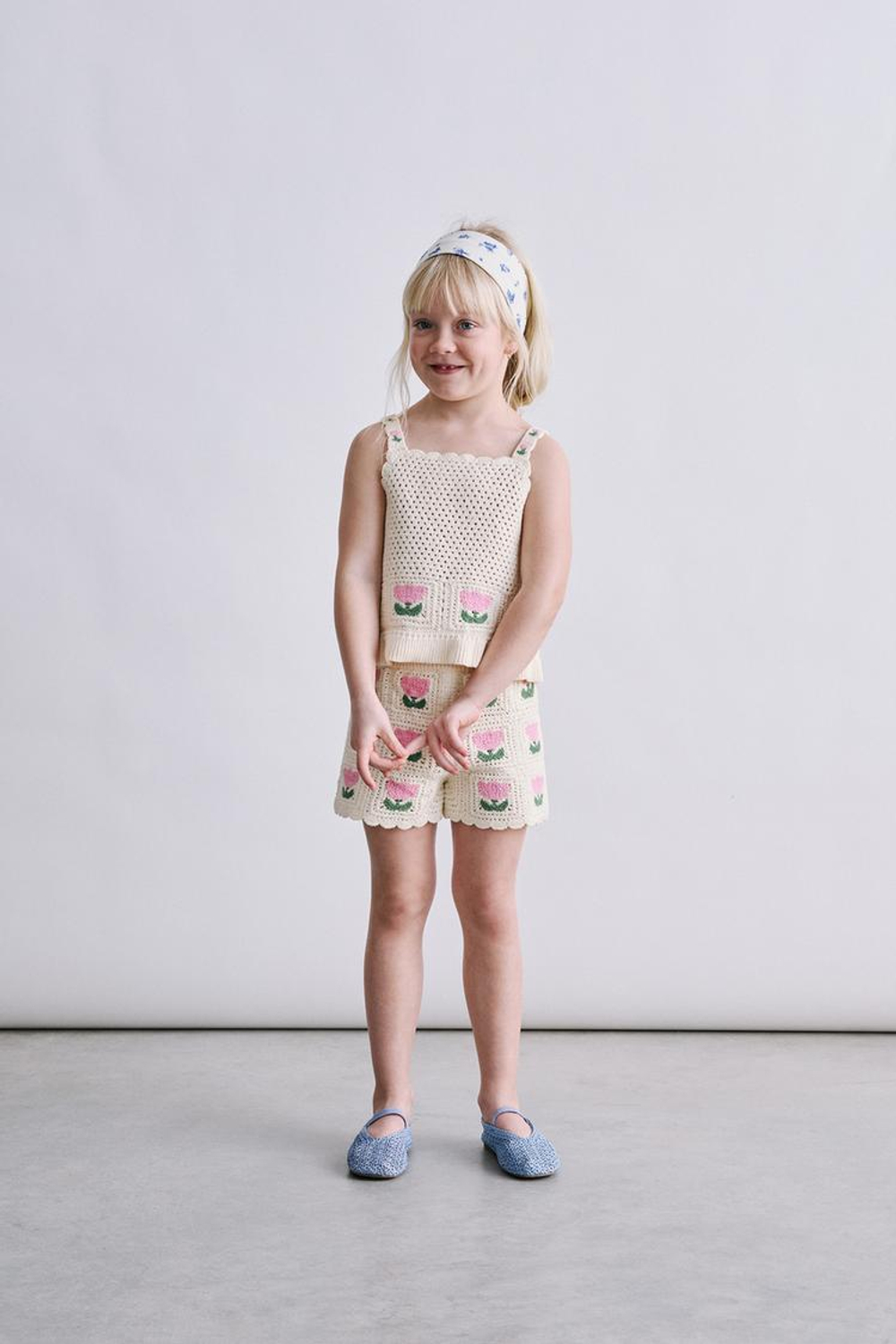 ZARA ШОРТЫ-БЕРМУДЫ ИЗ КРУЖЕВА КРОШЕ С ЦВЕТОЧНЫМ УЗОРОМ, ЭКРЮ