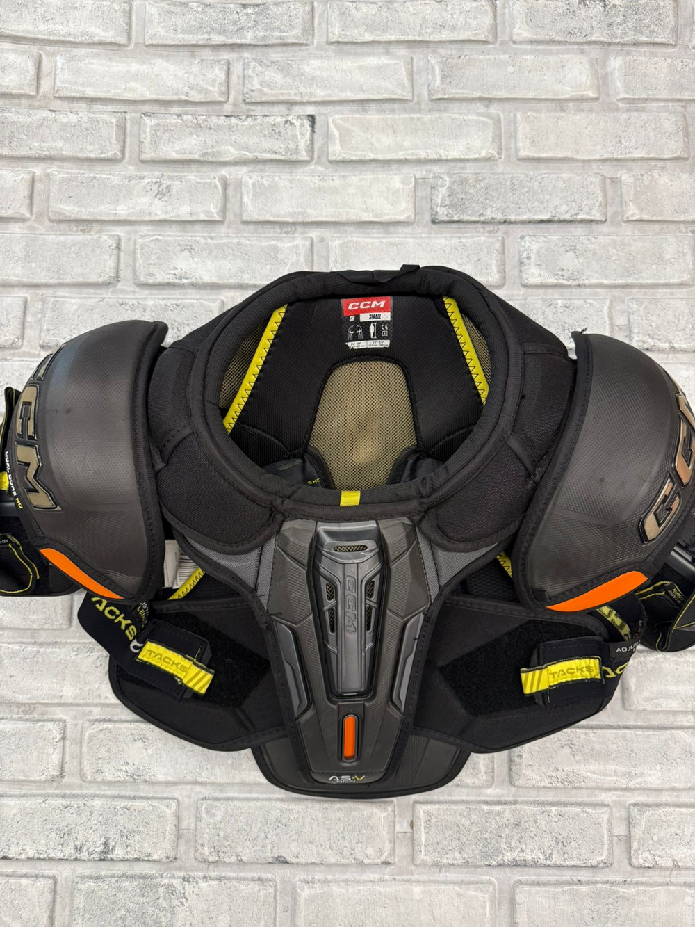 CCM tacks as v pro SR S