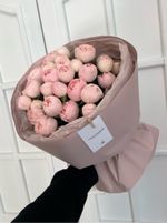 Авторский букет из премиального сорта роз Менсфилд парк