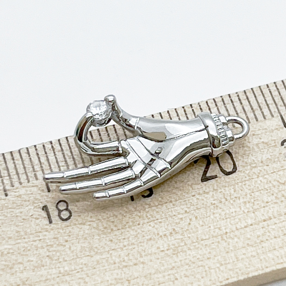 Подвеска Рука, цвет серебро, фианит, размер 26*12 мм, цена за 1 шт