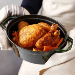 STAUB Чугунная кокотница овальная 4,2 л 29 см черная