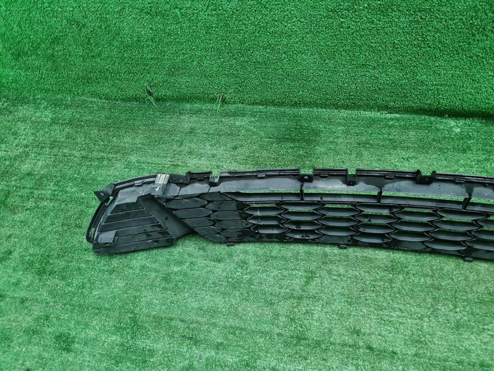 Решетка переднего бампера Kia Ceed 3 (2018-2021)