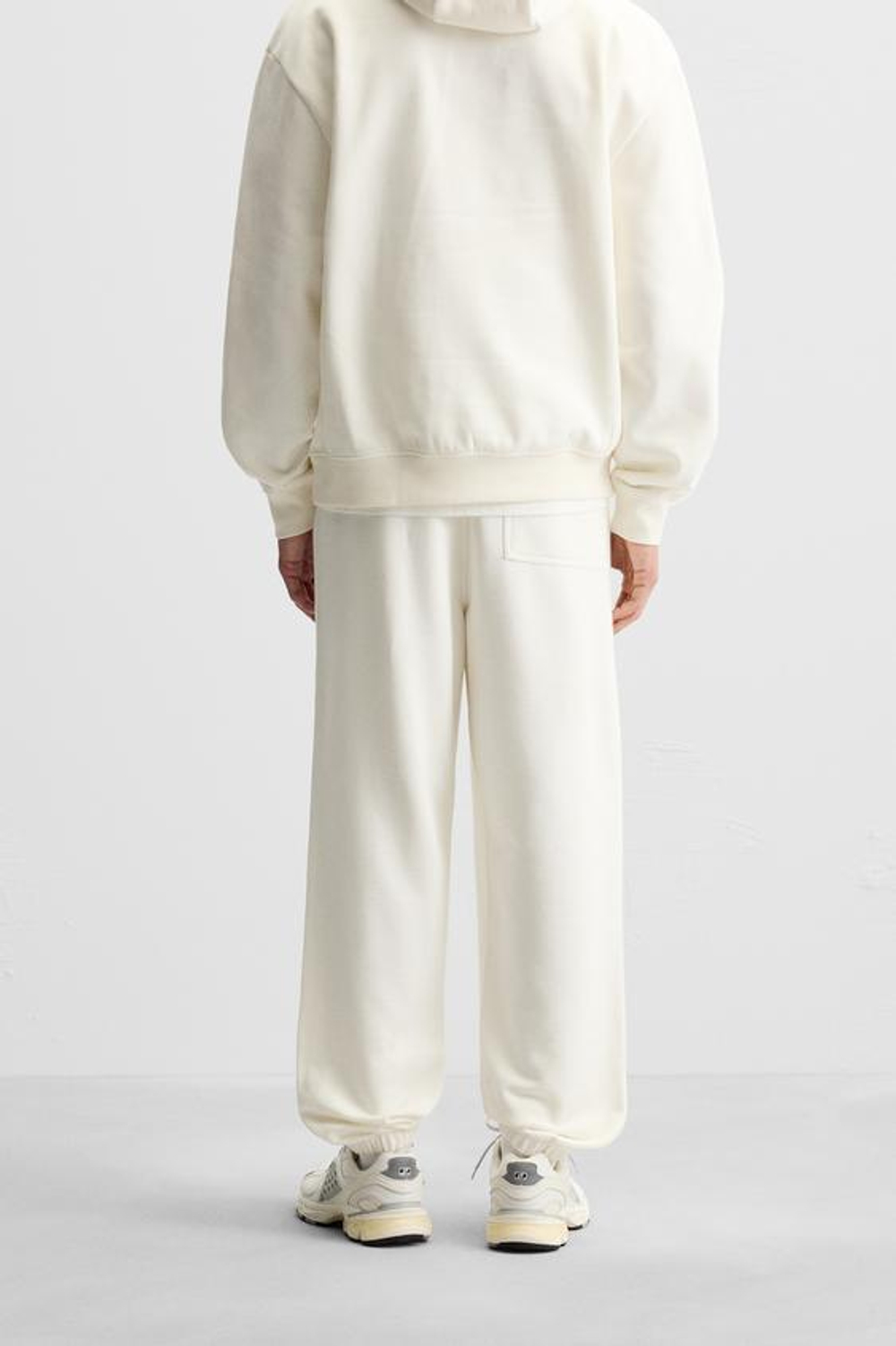 ZARA БАЗОВЫЕ БРЮКИ-ДЖОГГЕРЫ, ЖЕЛТОВАТО-БЕЛЫЙ