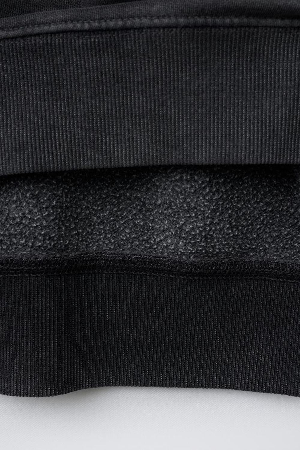 ZARA ТОЛСТОВКА ИЗ ТКАНИ С ЭФФЕКТОМ ПОТЕРТОСТИ С НАДПИСЬЮ, СЕРЫЙ