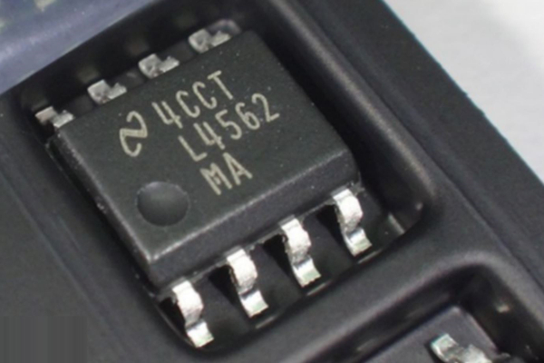 Операционный усилитель LM4562 SOP8