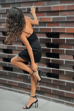 ZARA КОРОТКОЕ ПЛАТЬЕ С ПОЯСОМ НА ТАЛИИ, ЧЕРНЫЙ