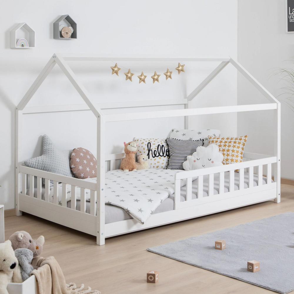 Одноярусная кровать Домик 90x200 см из массива сосны белая