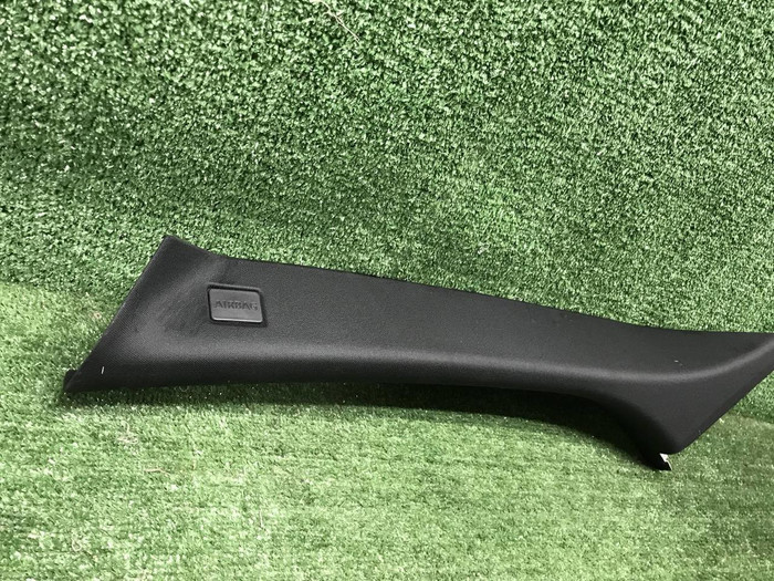 Обшивка стойки левая LR Discovery Sport (19-нв)