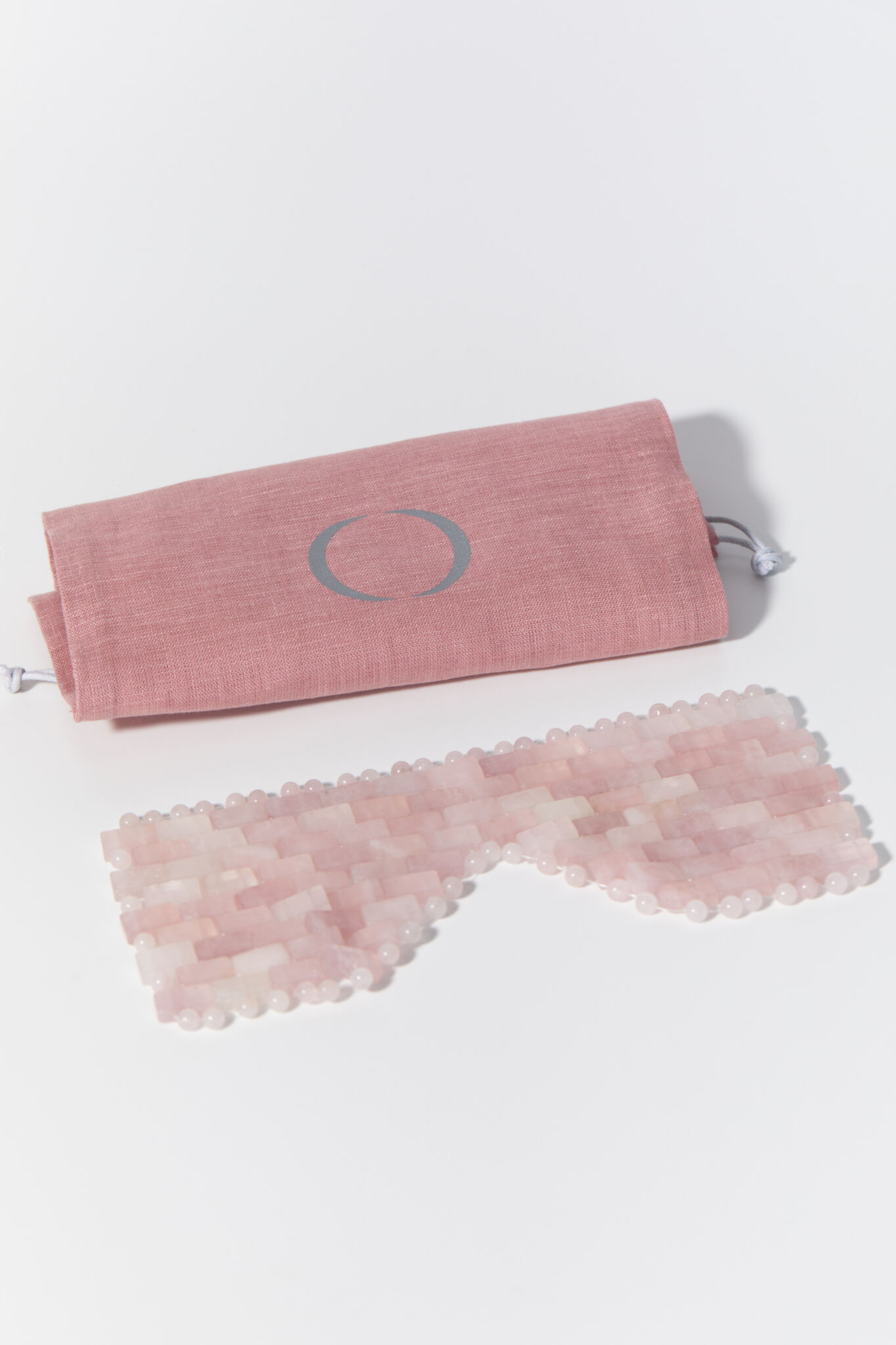 Маска из розового кварца