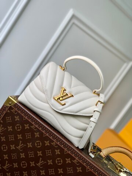 Louis Vuitton Hold Me