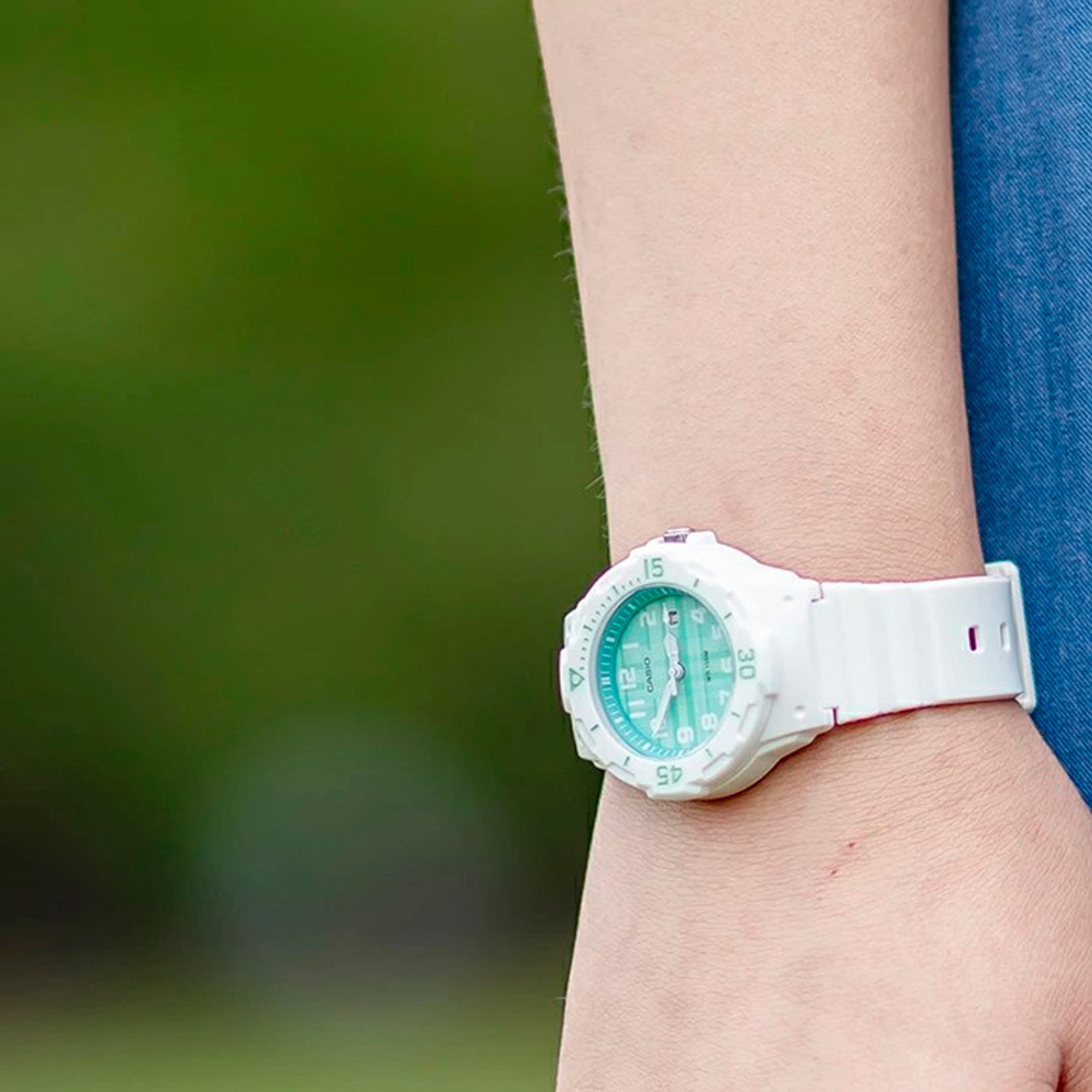 Женские наручные часы Casio Collection LRW-200H-3C