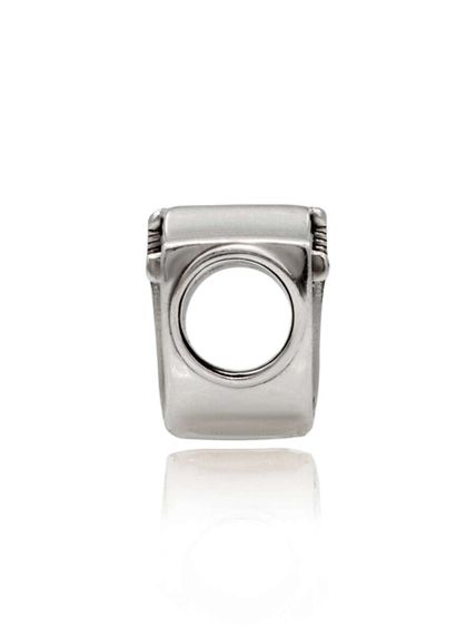 Шарм щит и меч из серебра, вид сбоку